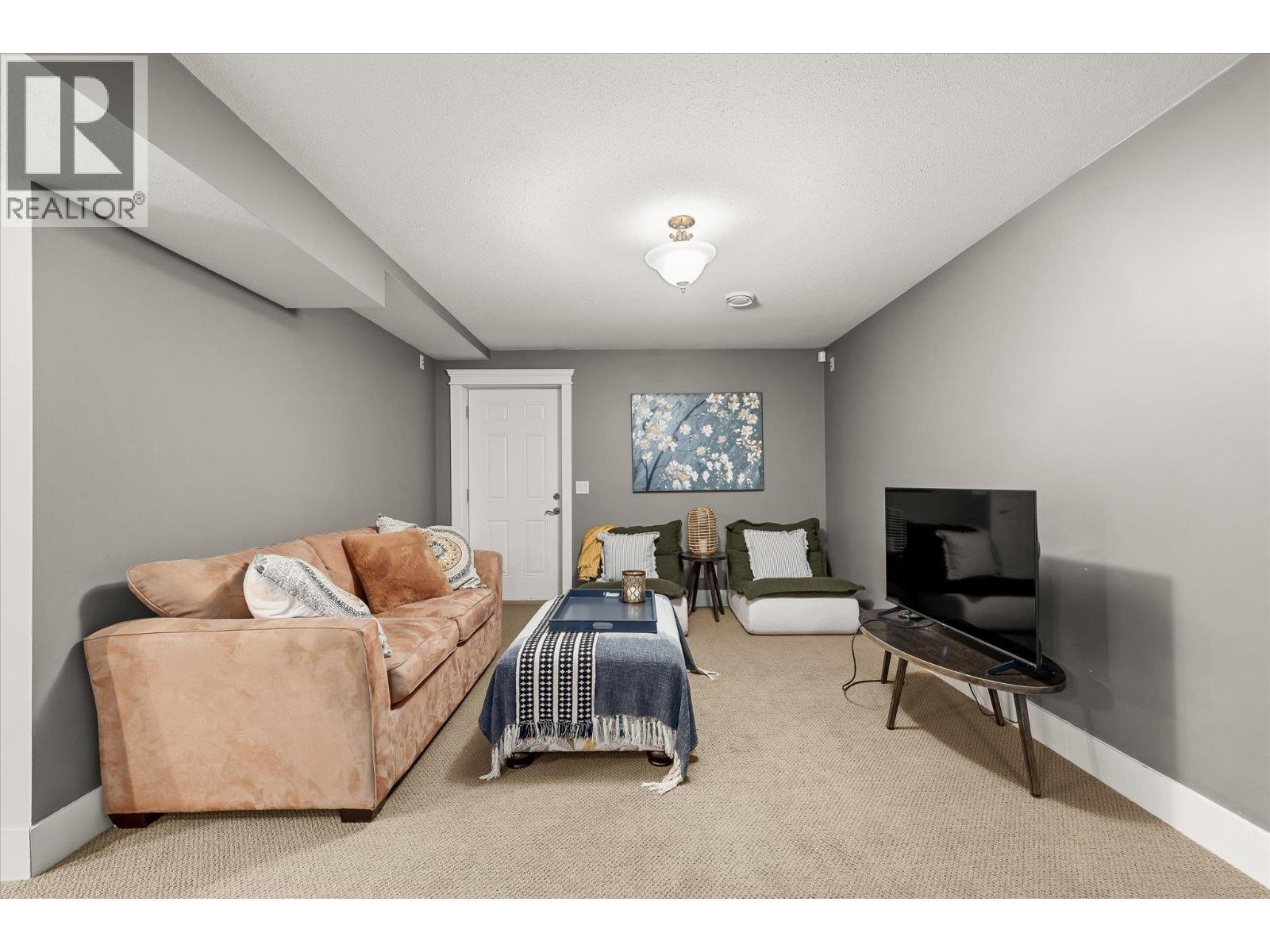 649 QUARRY Avenue - 43