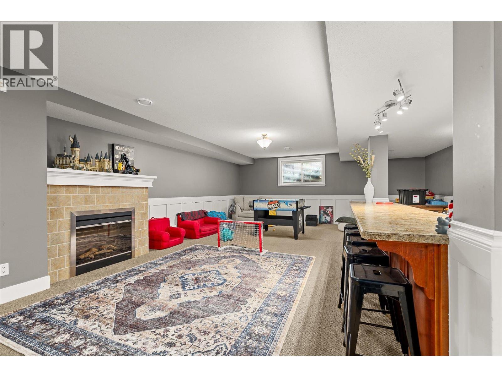 649 QUARRY Avenue - 40