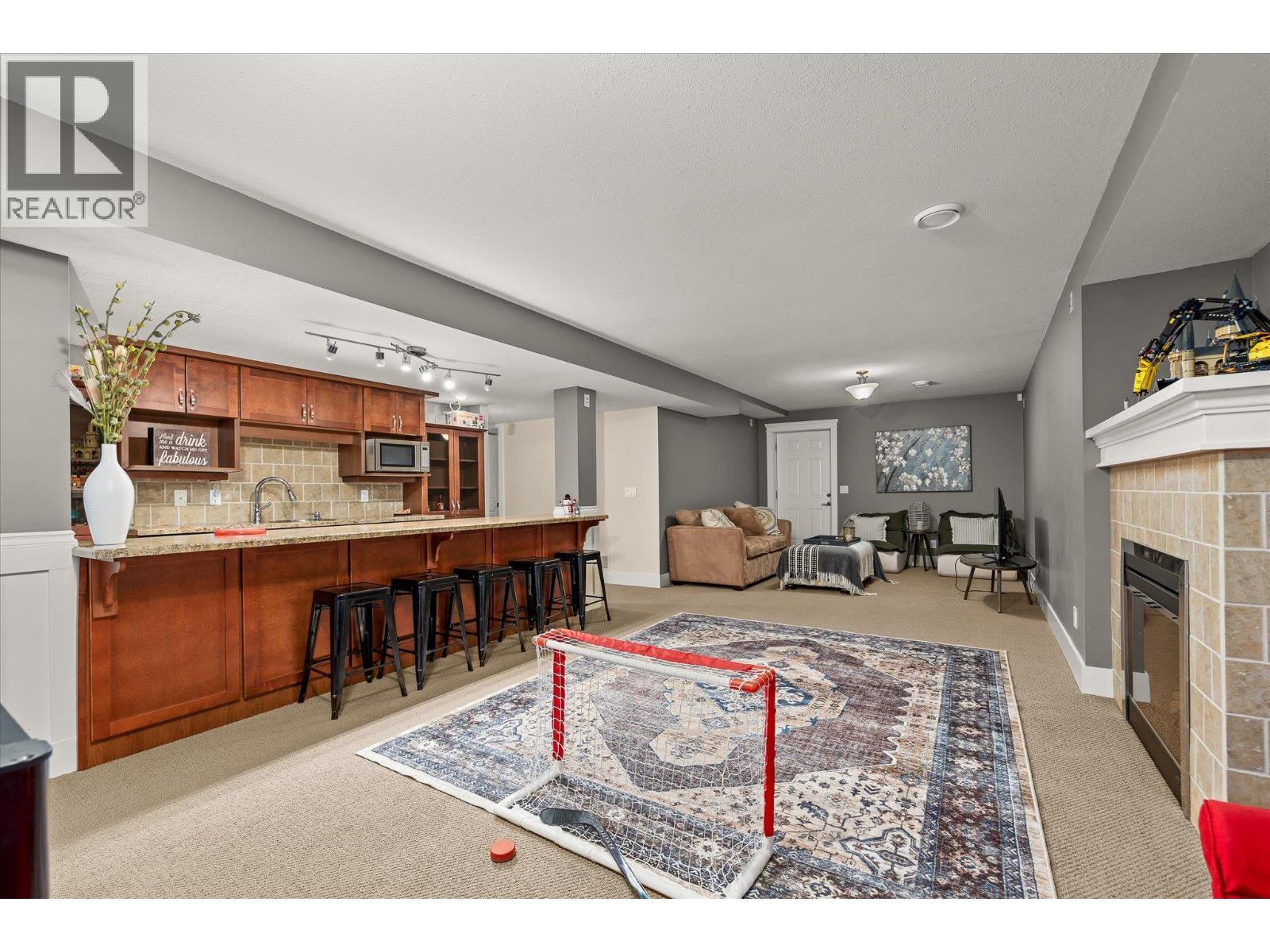 649 QUARRY Avenue - 42