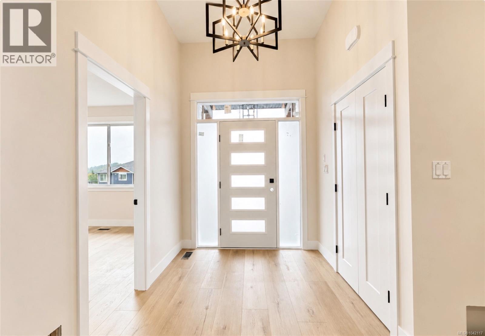 537 Mountain View Dr - 5