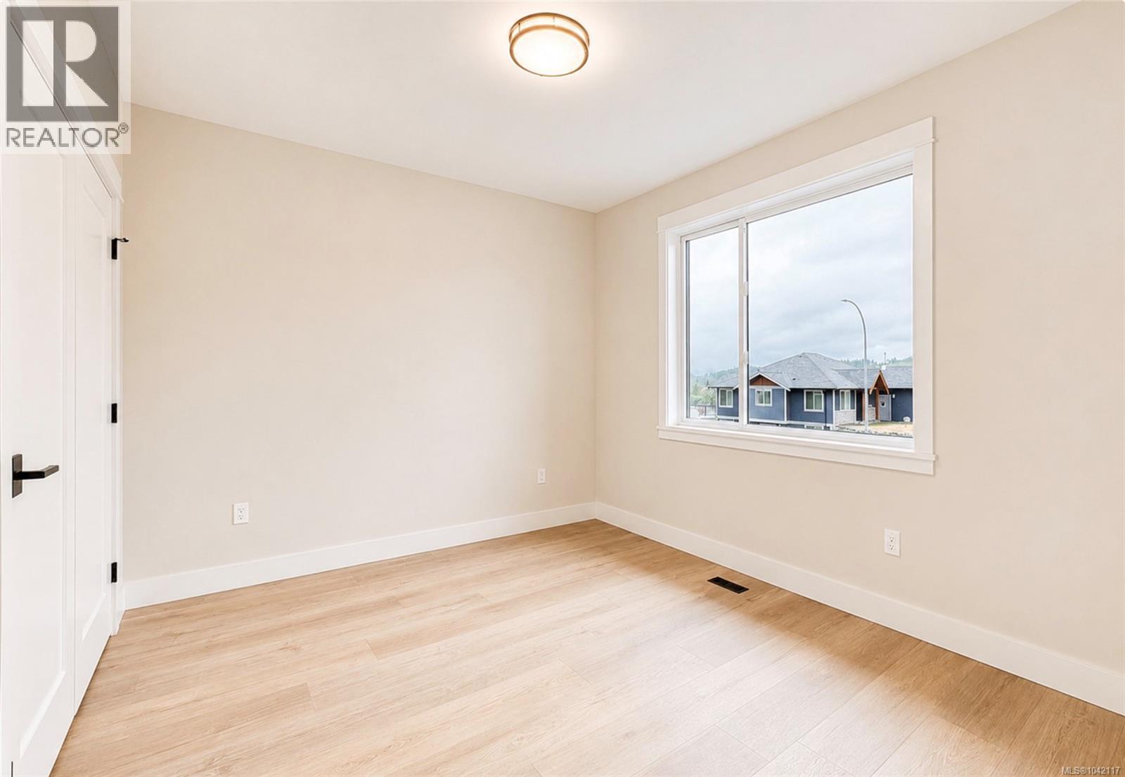 537 Mountain View Dr - 22