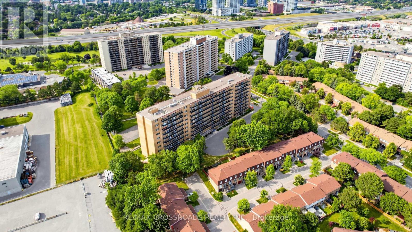 #817 100 DUNDALK DRIVE - 2