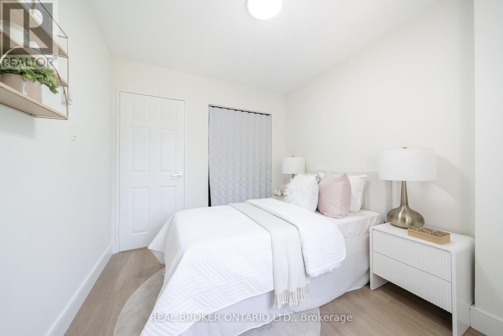 #1 684 DYNES ROAD - 20