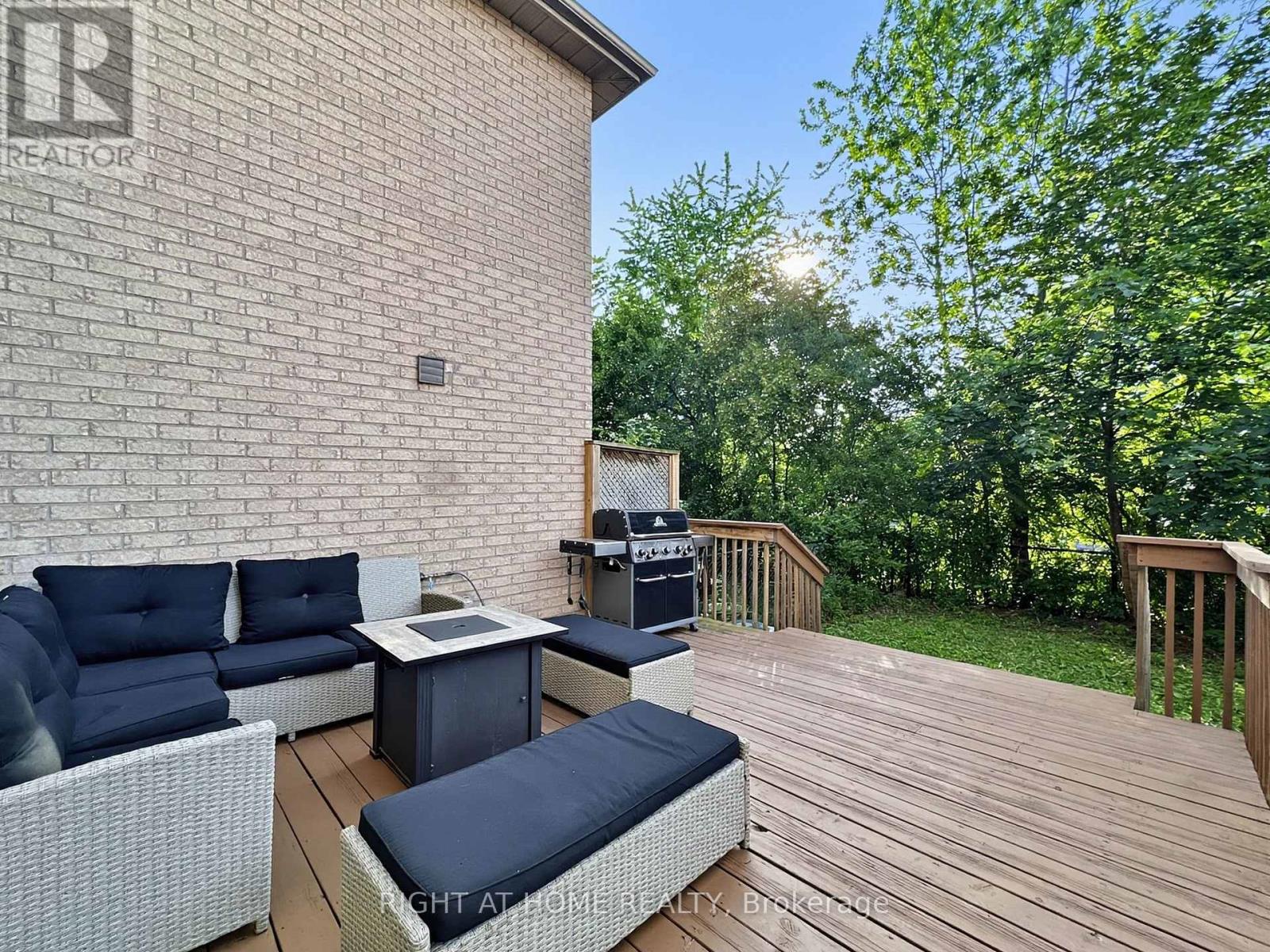 94 PROVINCIAL PLACE - 25