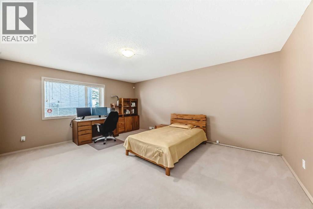 92 Hamptons Drive NW - 22