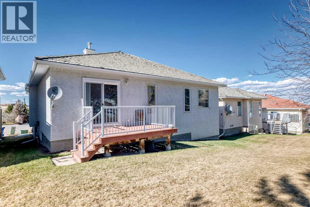 92 Hamptons Drive NW - 26