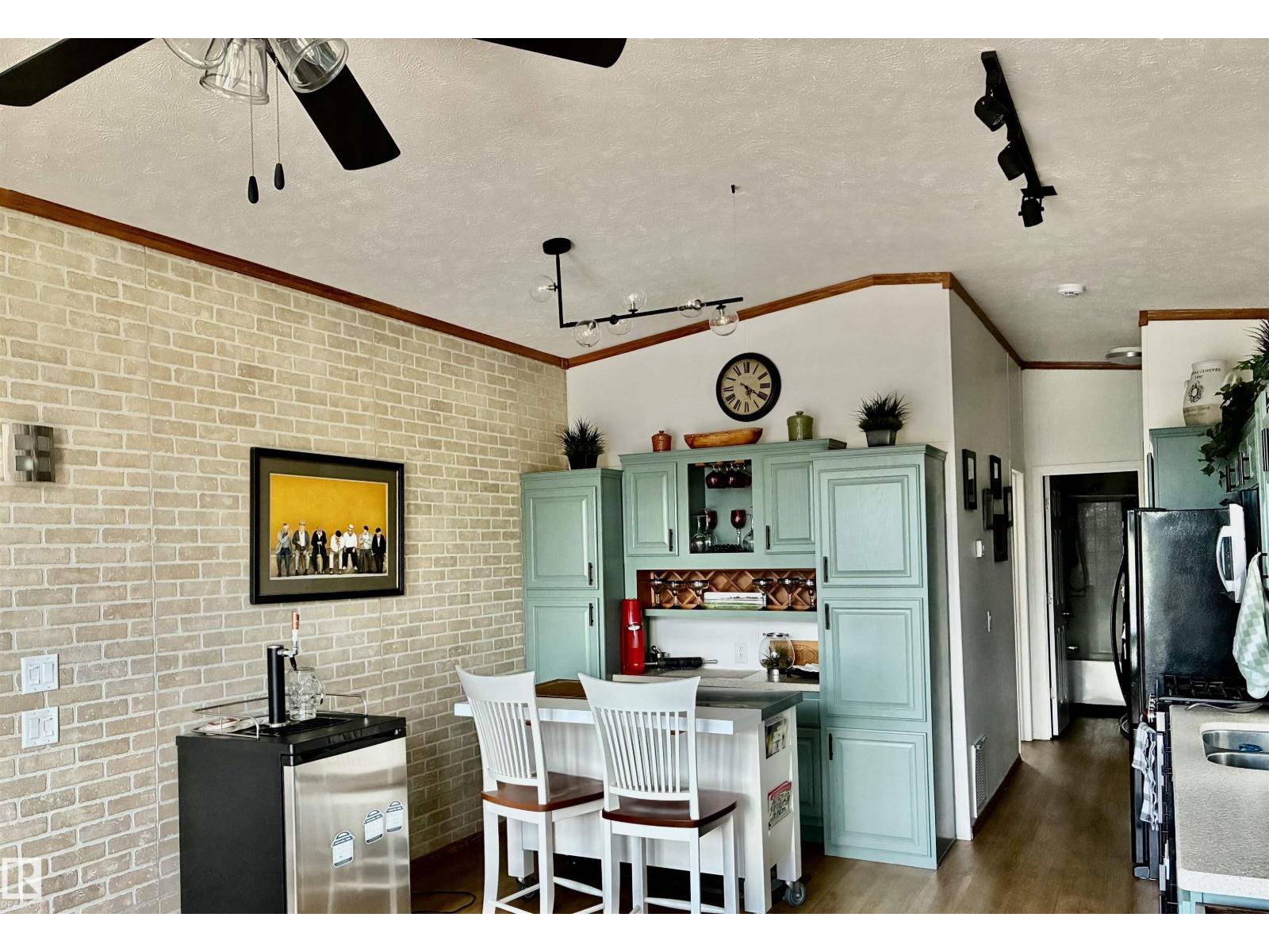#175 53126 RGE ROAD 70 - 7
