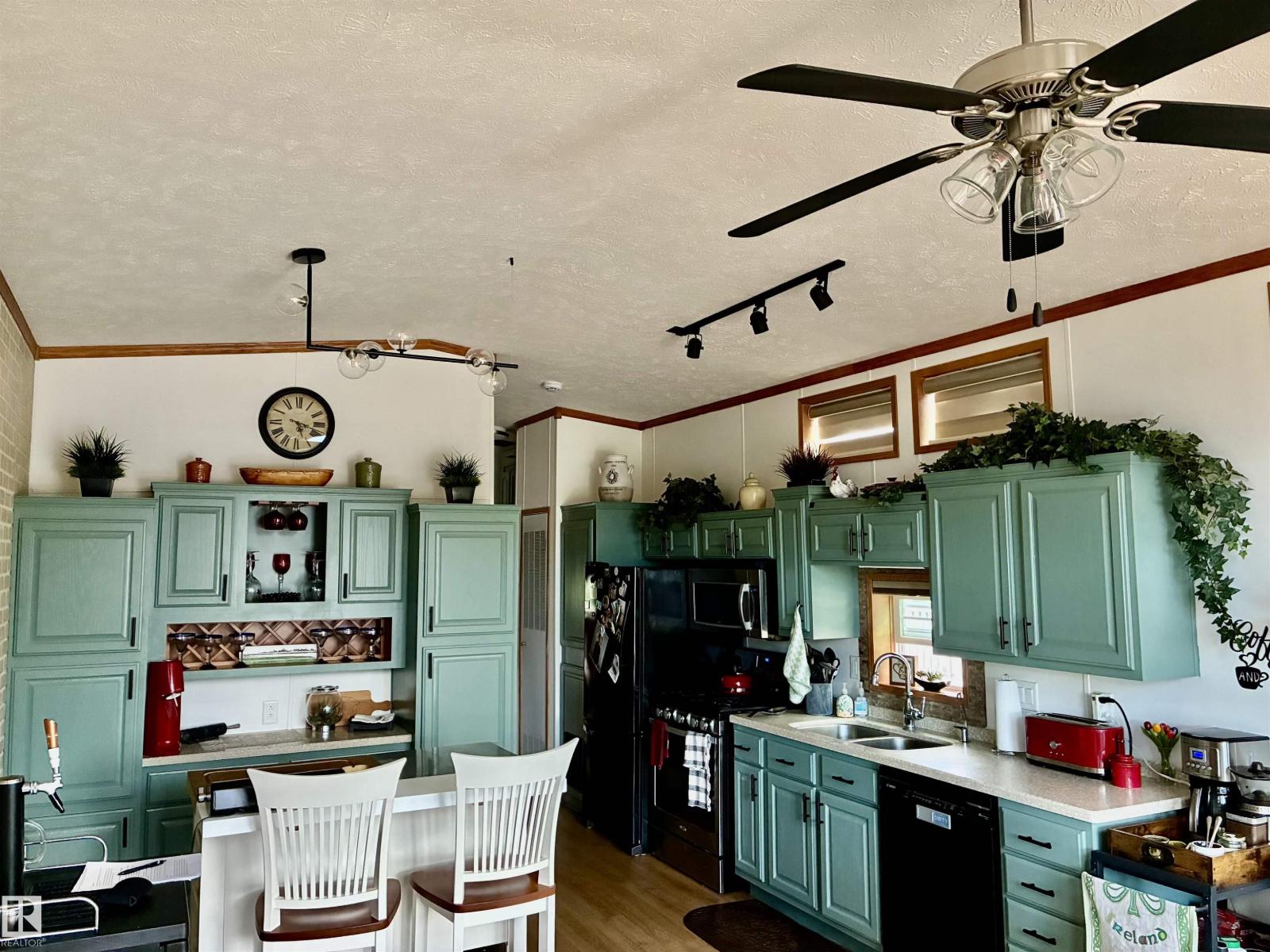 #175 53126 RGE ROAD 70 - 6