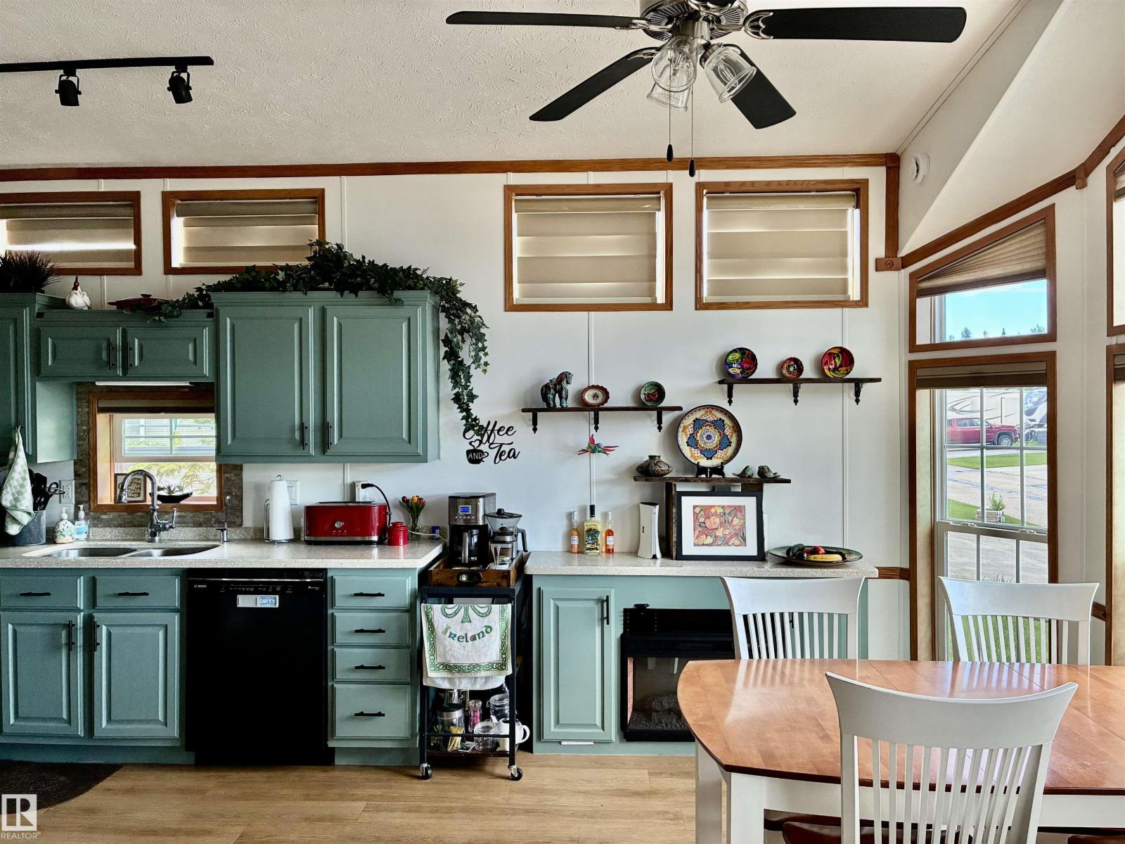 #175 53126 RGE ROAD 70 - 5