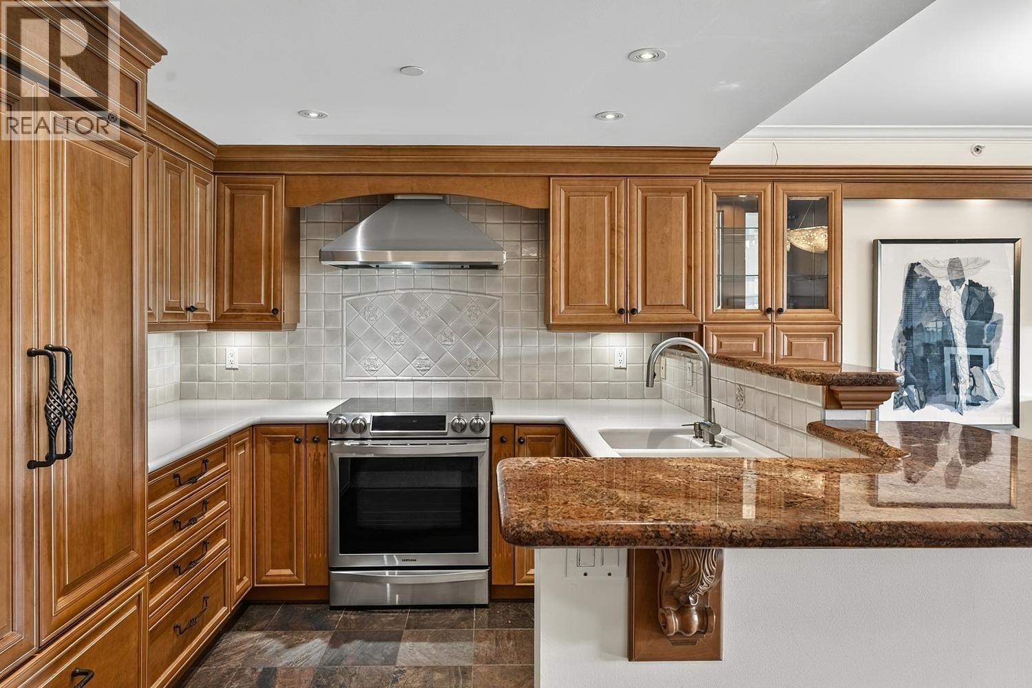 2 Bed, 2 Bath Apartment for Sale in Vancouver – 306 1383 MARINASIDE CRESCENT, Vancouver – MLS# R3142282 - Image 11