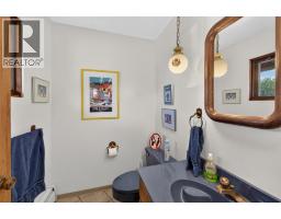 2pc Bathroom - 3422 208 Road, Dawson Creek, BC V1G4H3 Photo 8