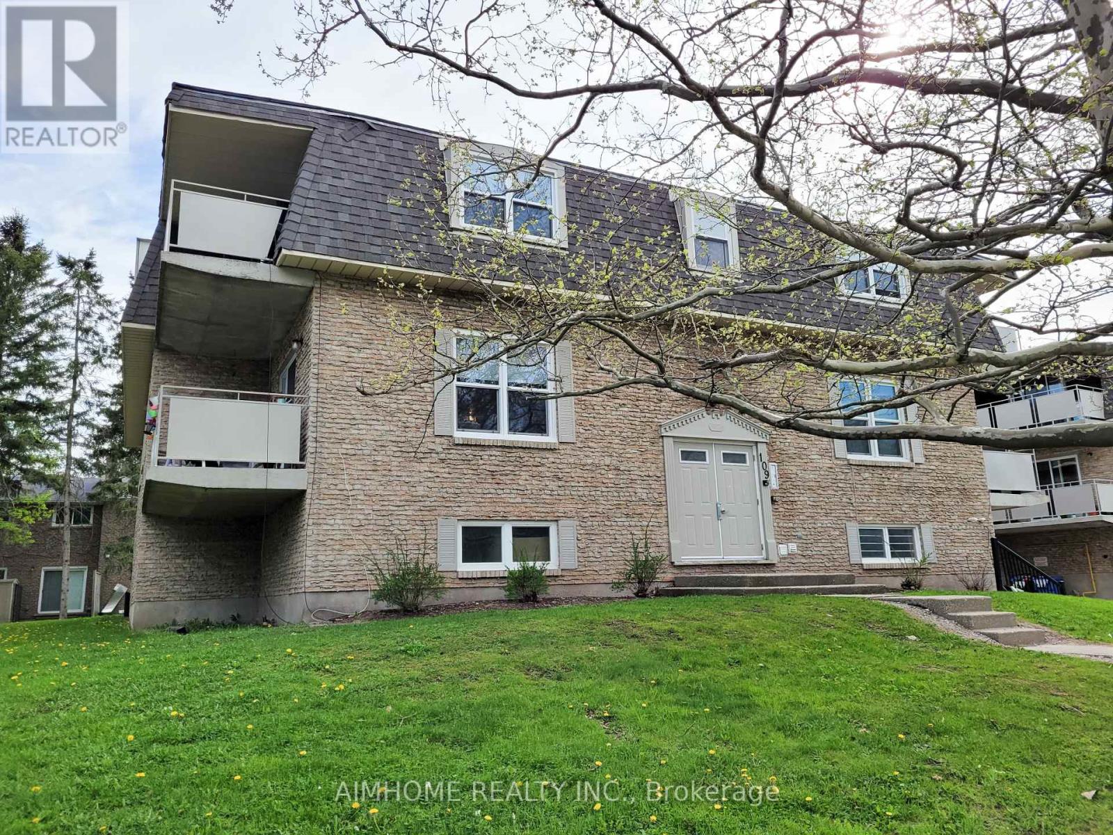 109 WESTMOUNT ROAD N - 12