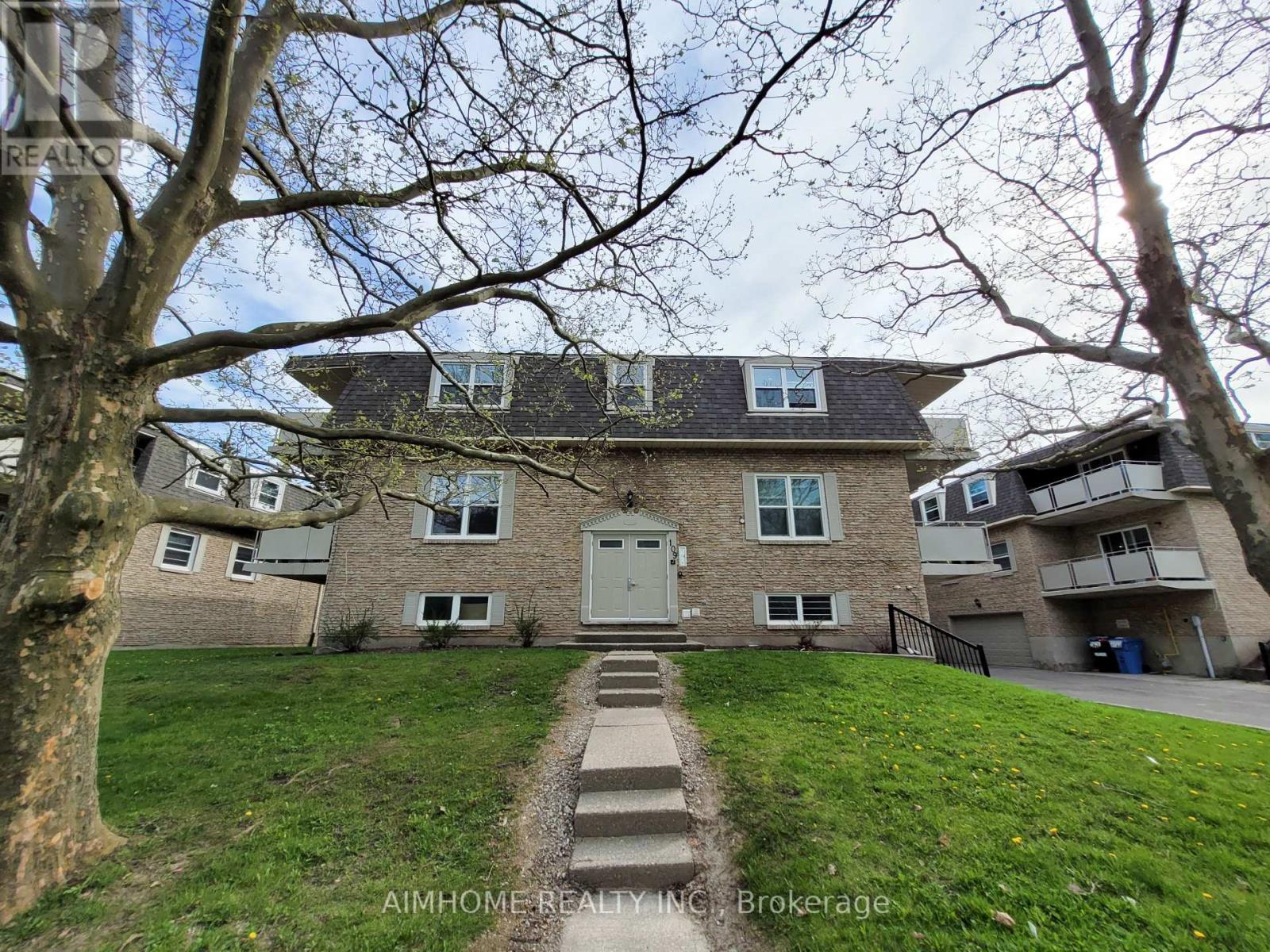 109 WESTMOUNT ROAD N - 13