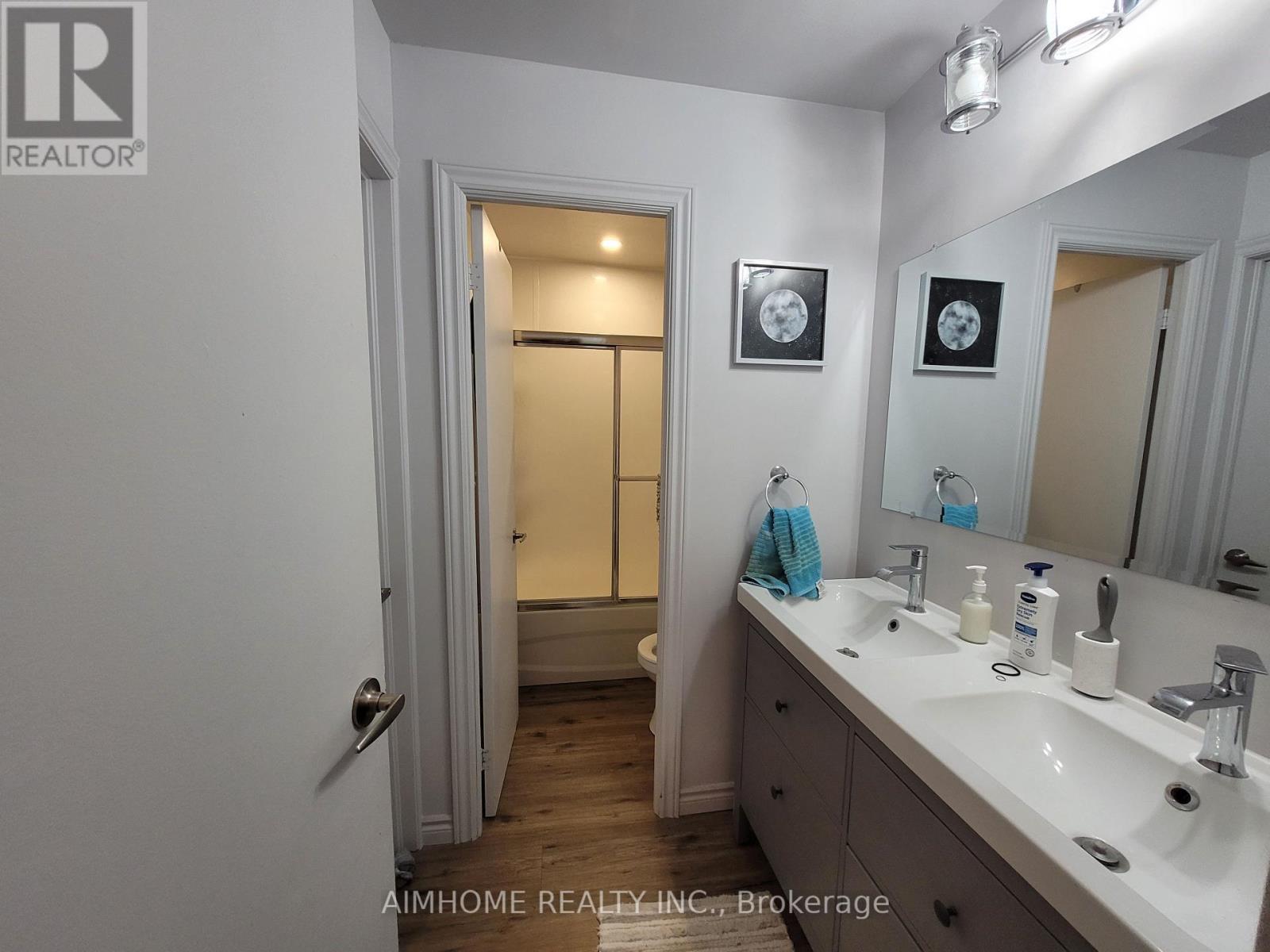 109 WESTMOUNT ROAD N - 9