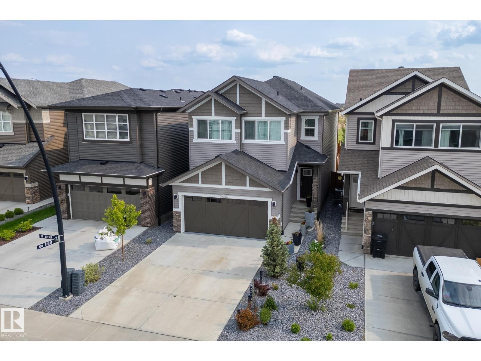 20023 26 AV NW - 44