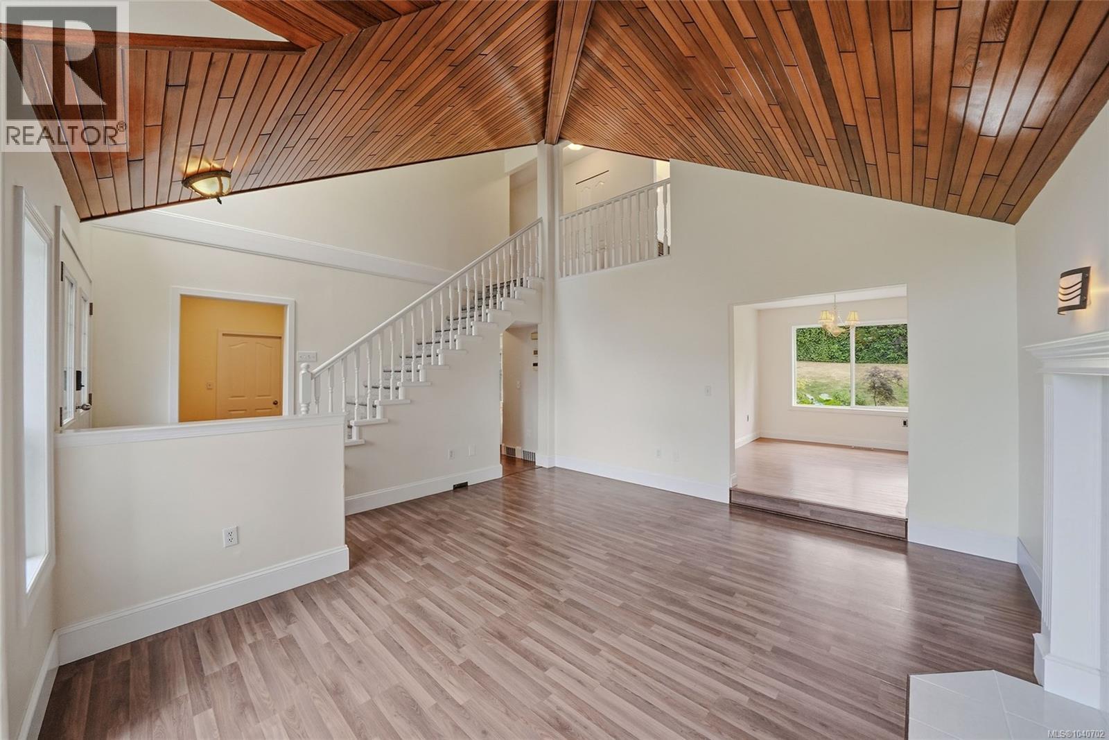 1688 Maple Bay Rd - 19