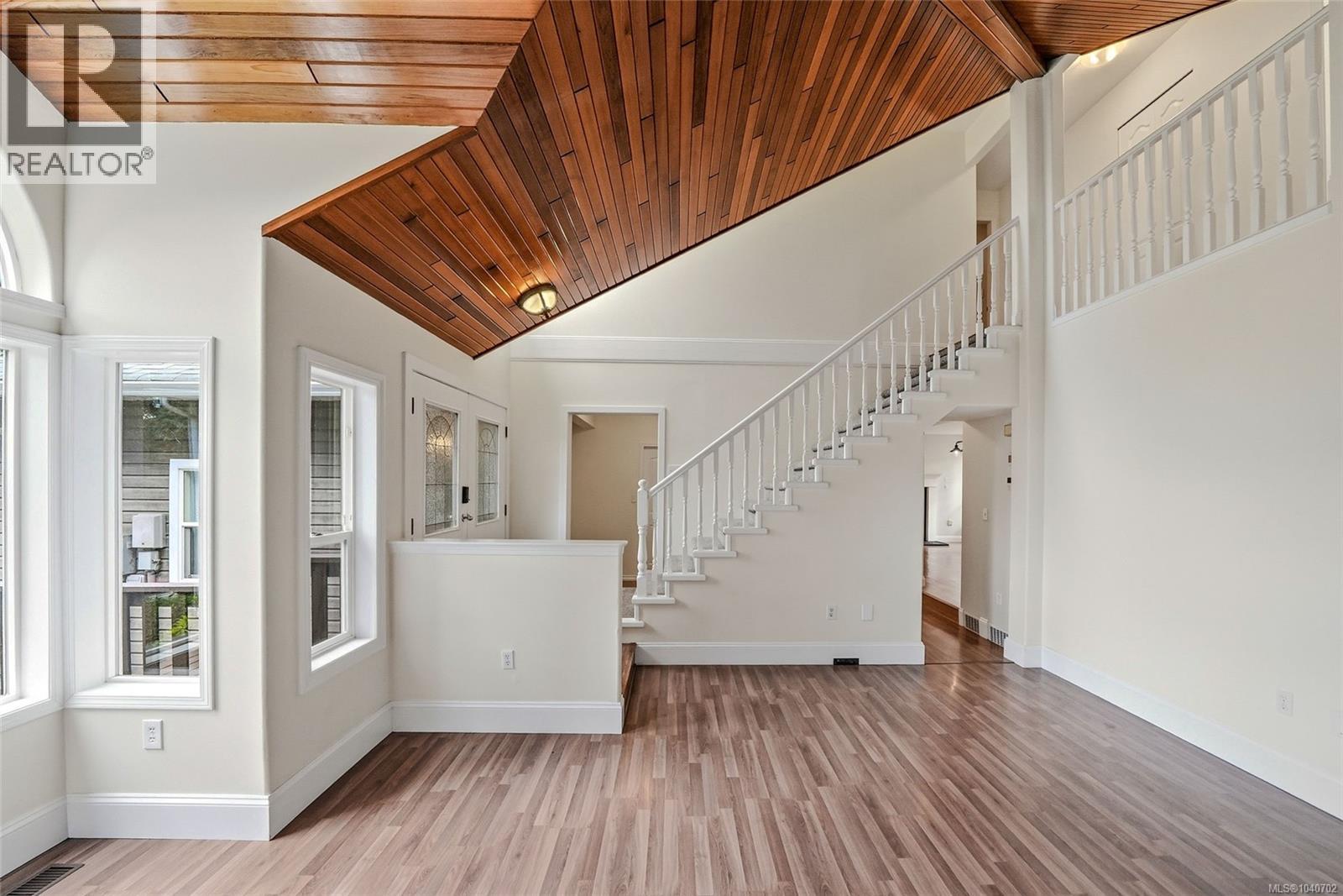 1688 Maple Bay Rd - 21