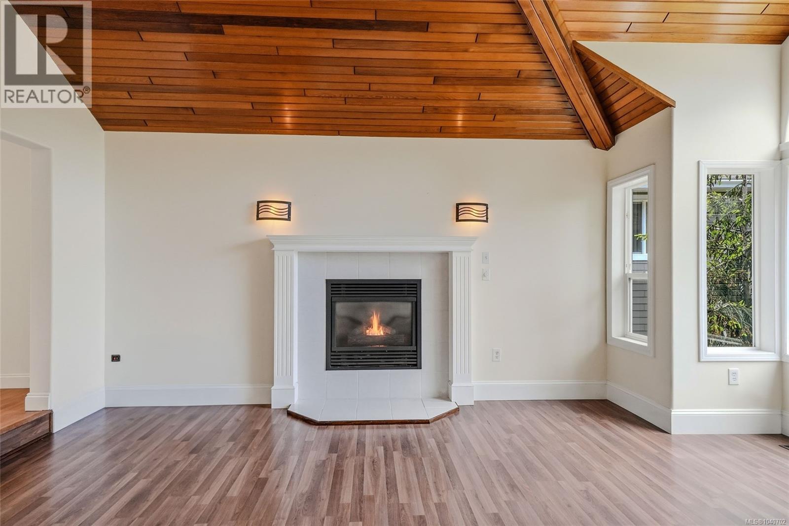 1688 Maple Bay Rd - 13