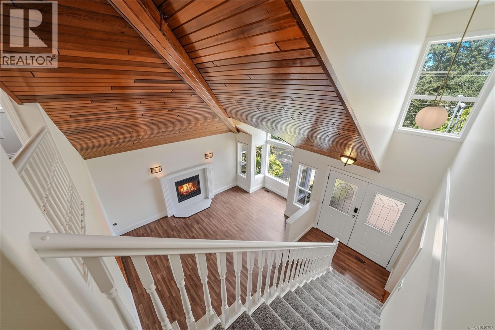 1688 Maple Bay Rd - 15