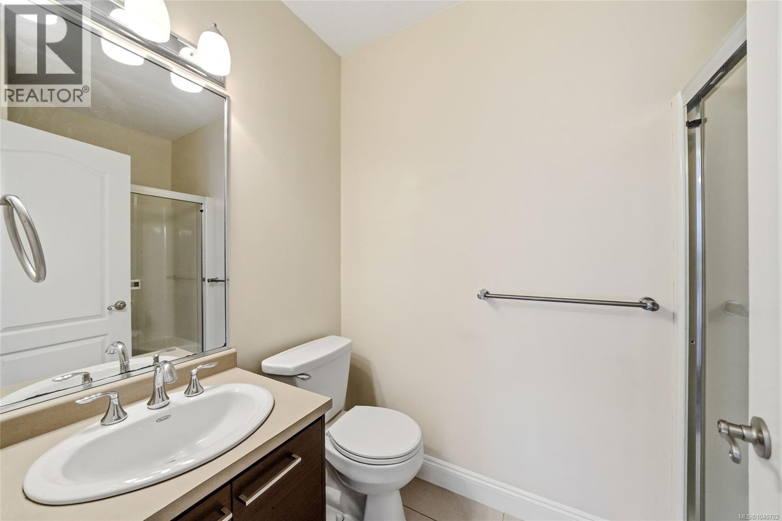 1688 Maple Bay Rd - 36