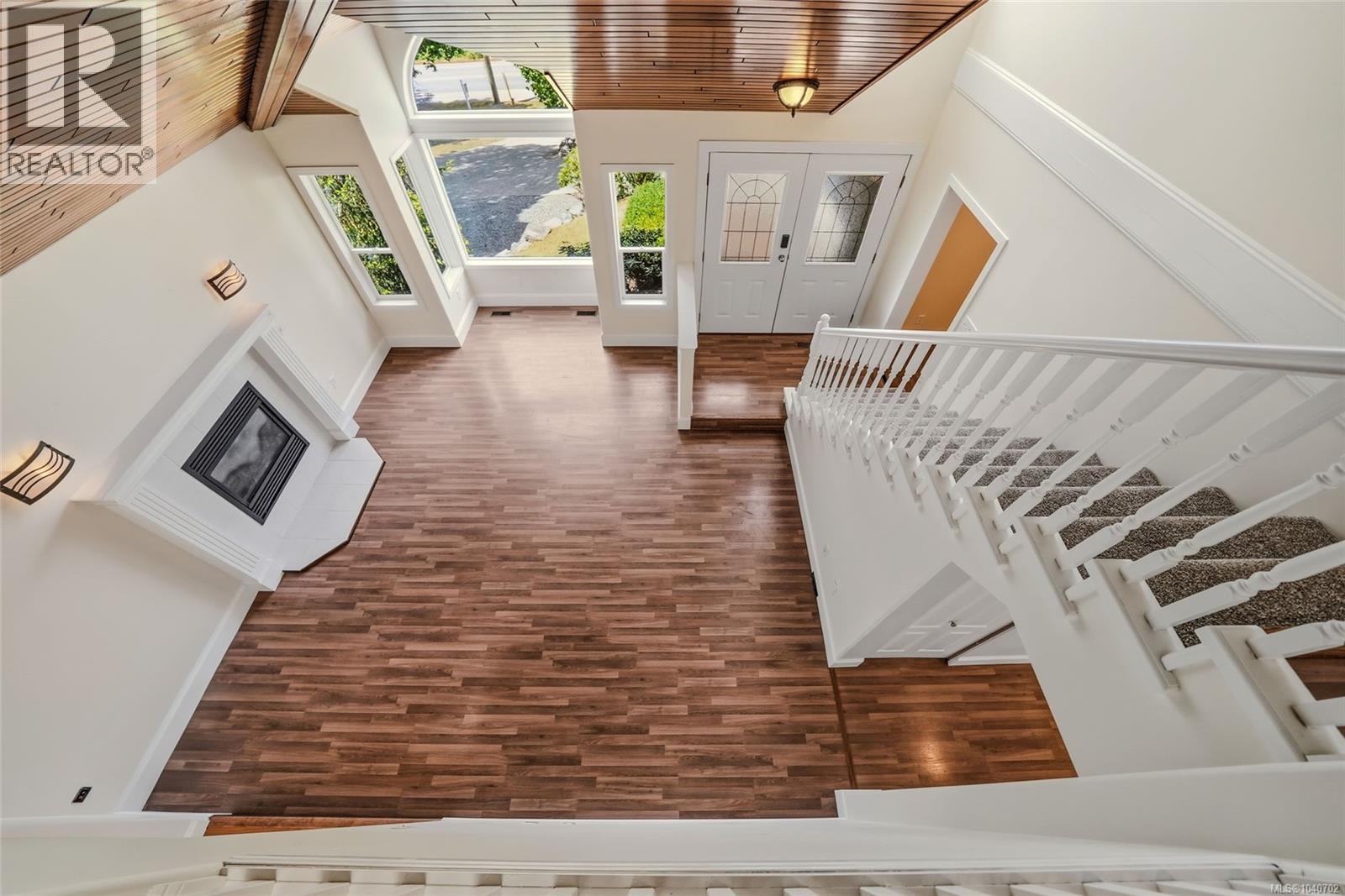 1688 Maple Bay Rd - 57