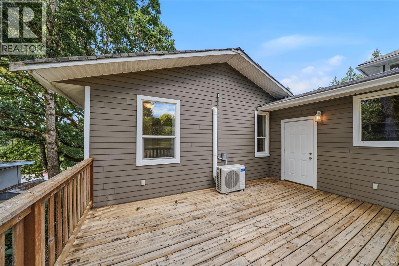 1688 Maple Bay Rd - 81