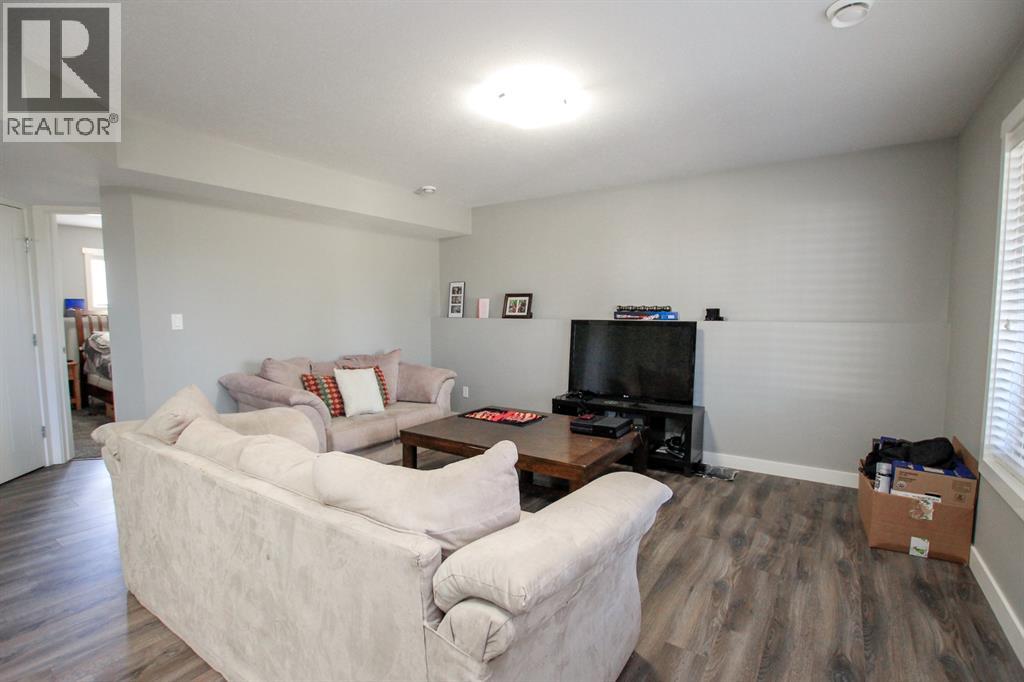 30 Henderson Crescent — photo 28