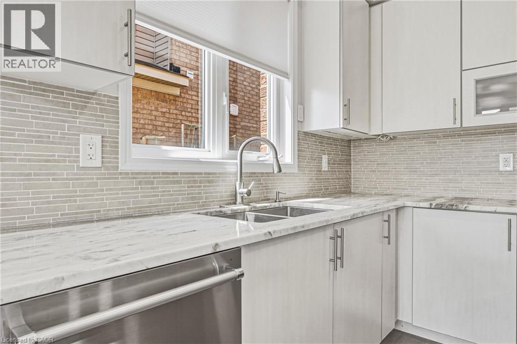 8776 DOGWOOD Crescent - 17