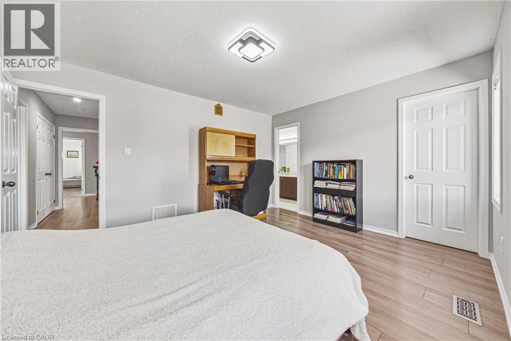 8776 DOGWOOD Crescent - 33