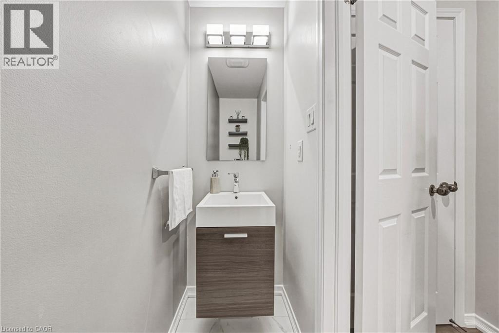 8776 DOGWOOD Crescent - 9
