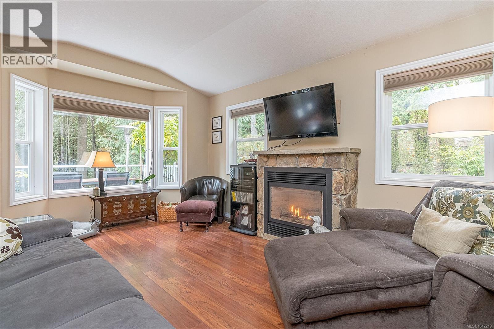 350 Dogwood Dr - 1