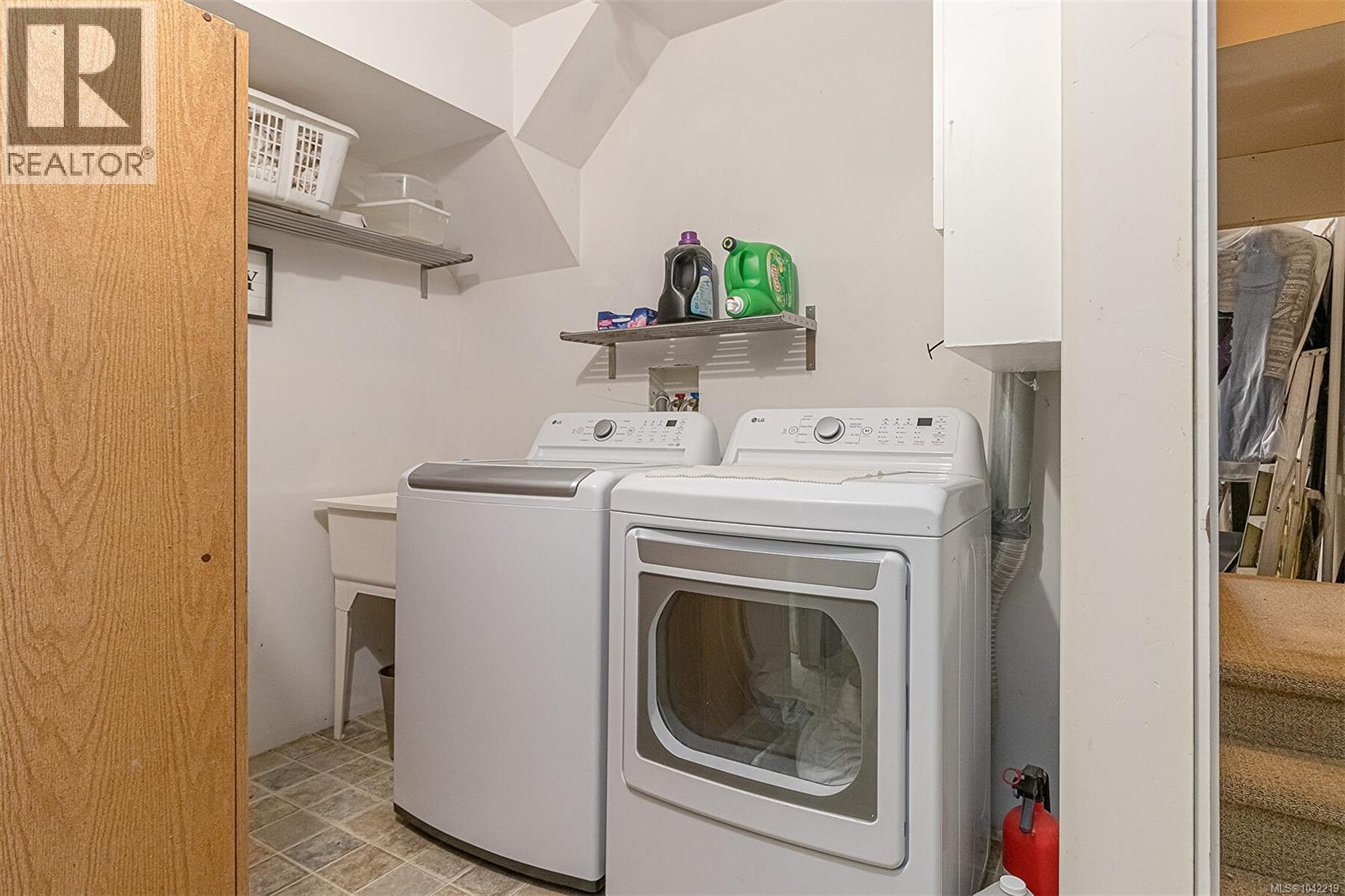 350 Dogwood Dr - 45
