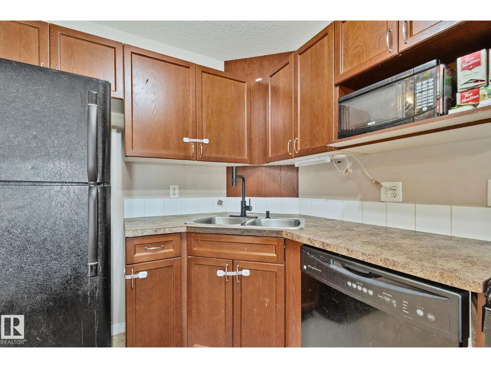 #209 240 SPRUCE RIDGE RD - 10