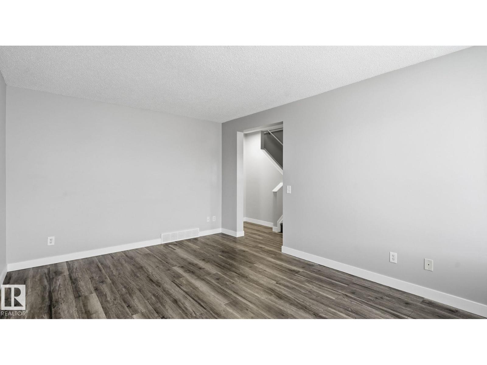 4301 44 ST — photo 7