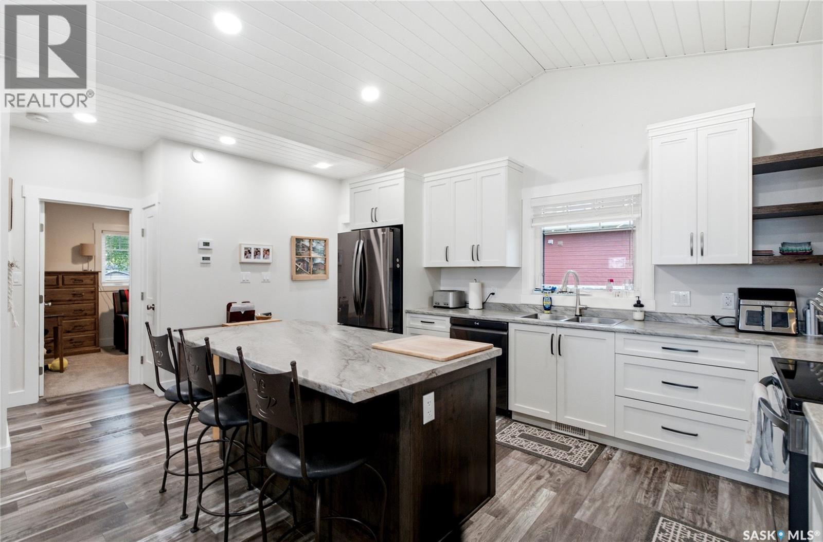 251 Lakeshore DRIVE - 17