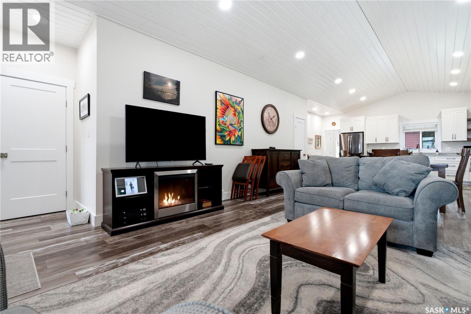 251 Lakeshore DRIVE - 12