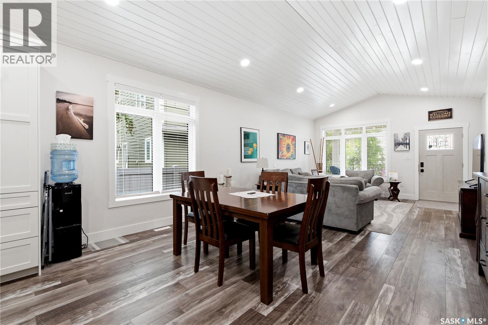 251 Lakeshore DRIVE - 14