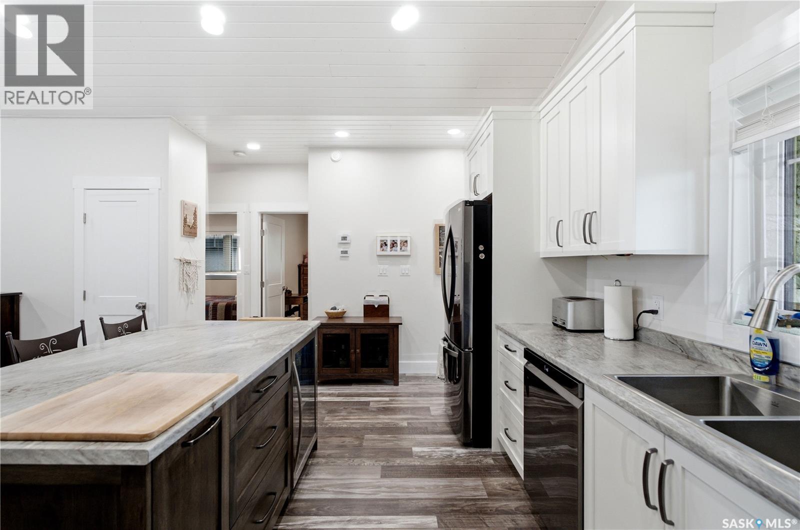 251 Lakeshore DRIVE - 18