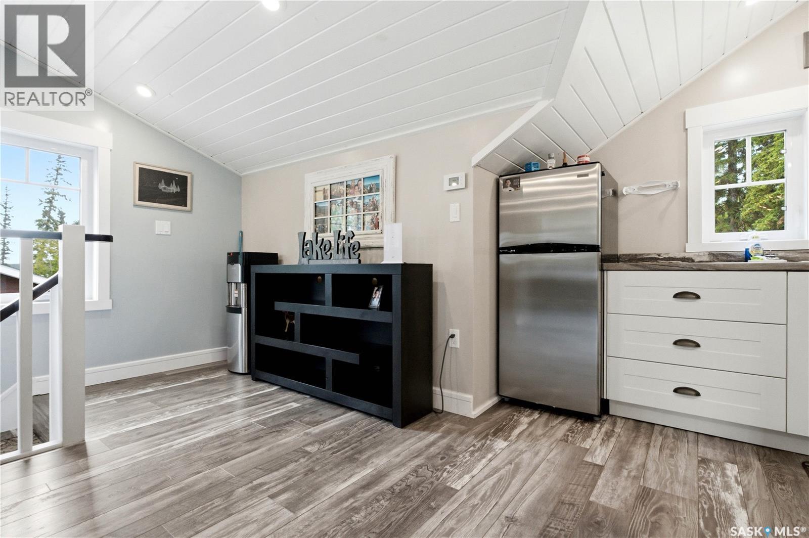 251 Lakeshore DRIVE - 40