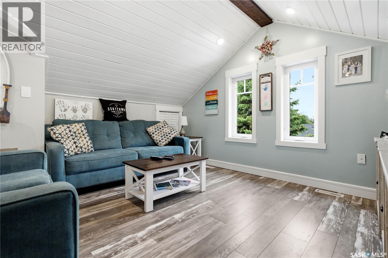 251 Lakeshore DRIVE - 45