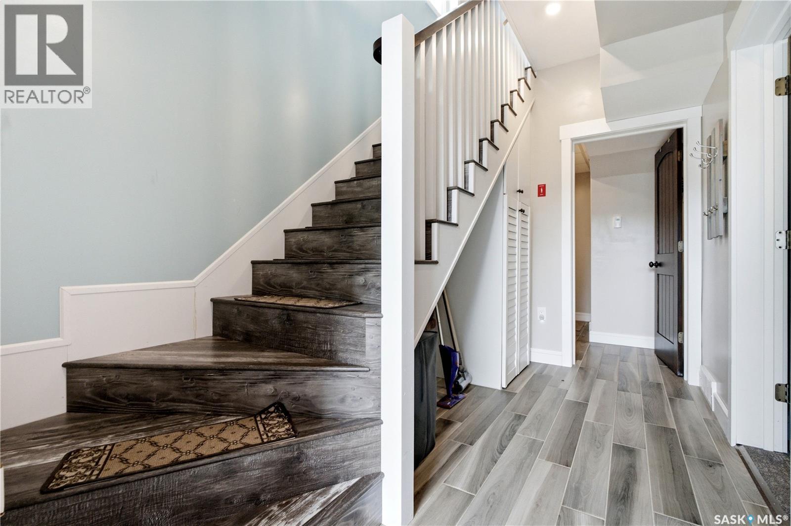 251 Lakeshore DRIVE - 39