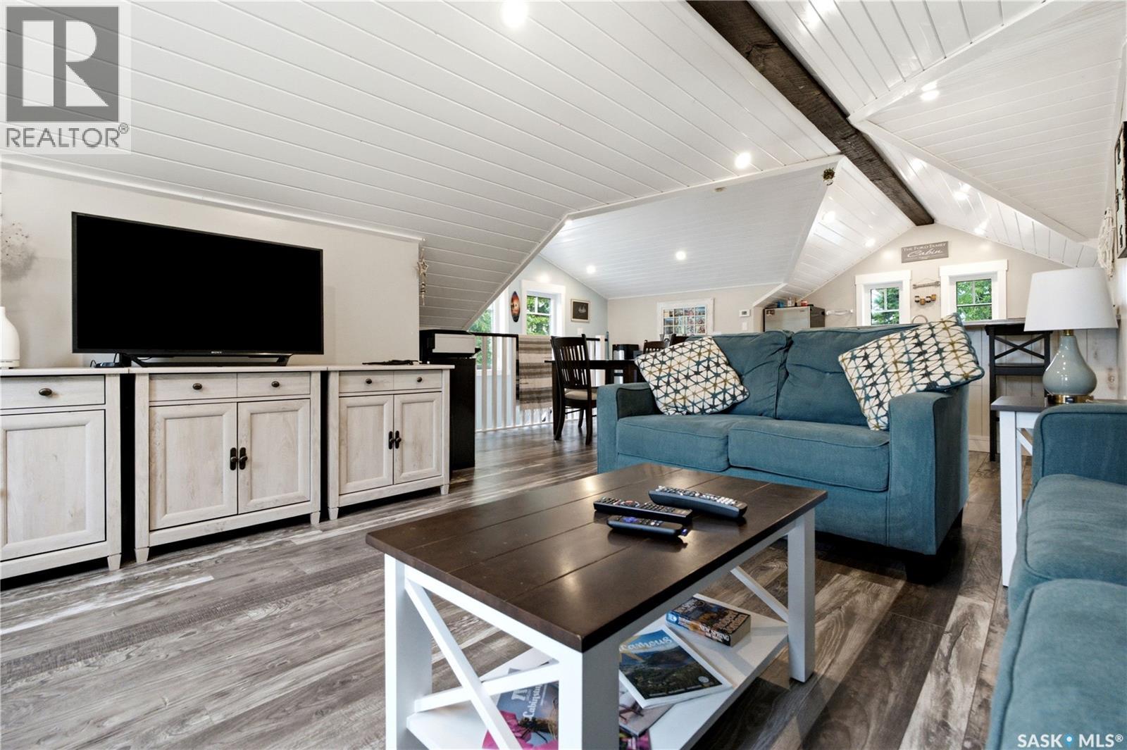 251 Lakeshore DRIVE - 46