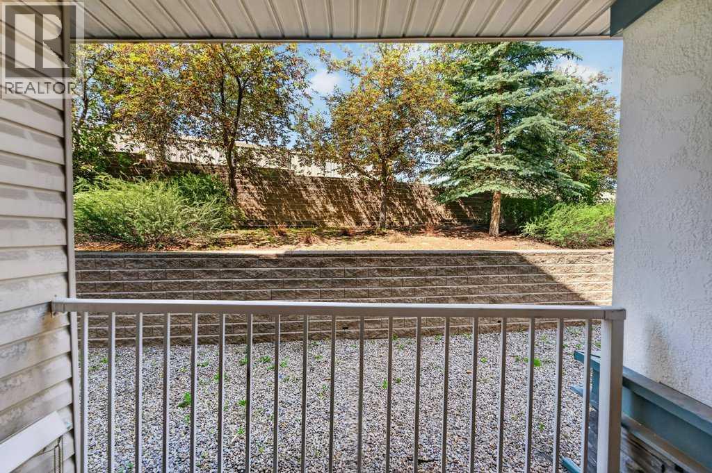 #106 11 Somervale View SW - 22