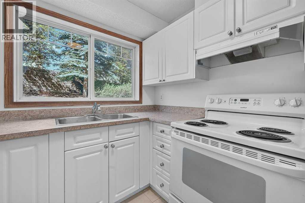#106 11 Somervale View SW - 18