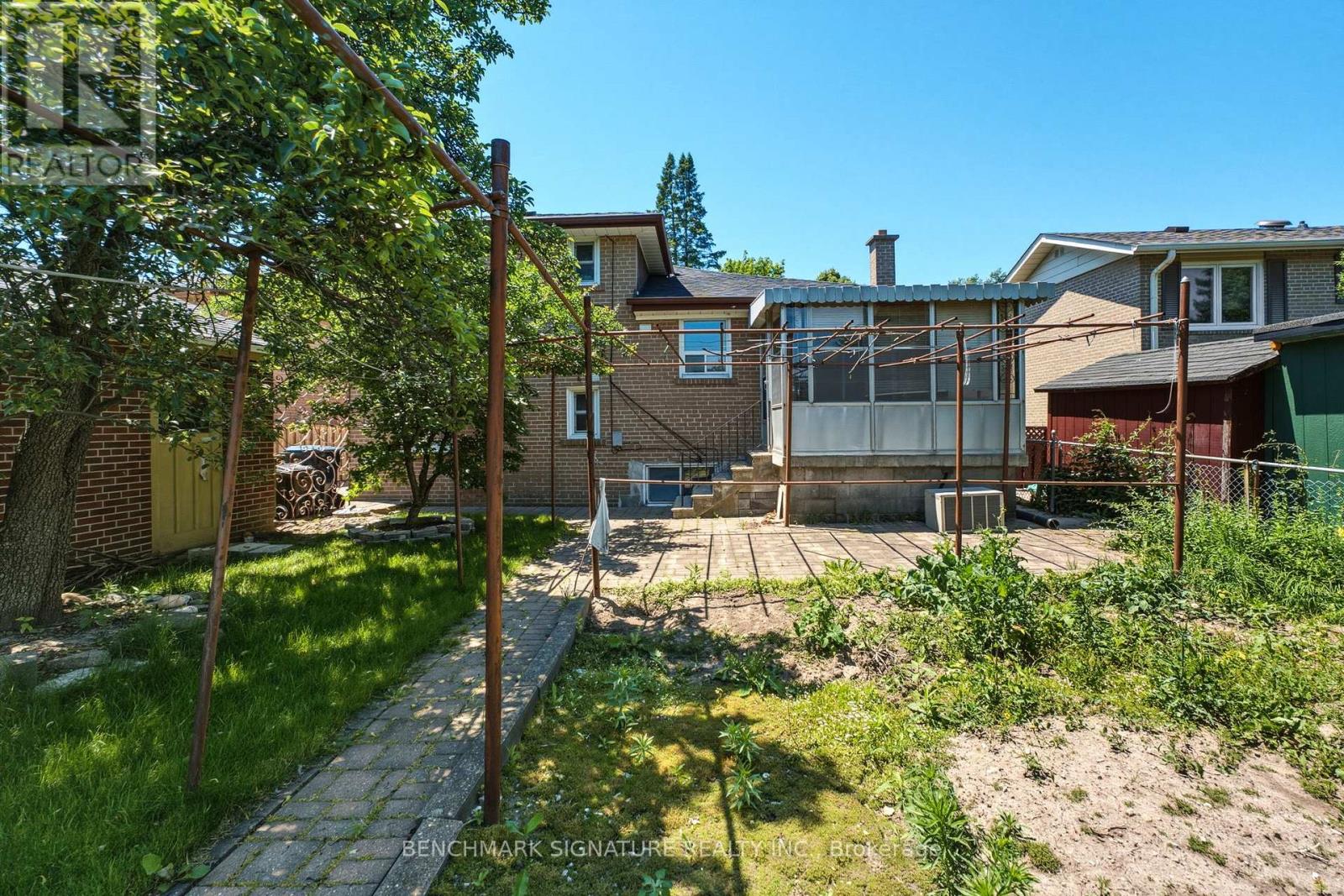 51 BAYBROOK CRESCENT - 37
