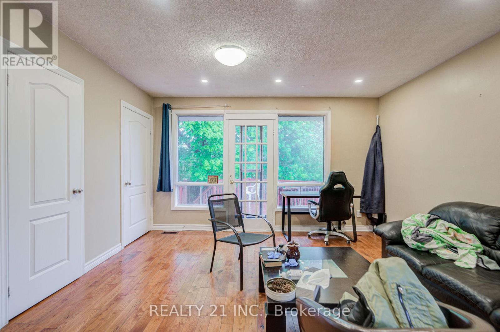 44 SUNDANCE CRESCENT - 12
