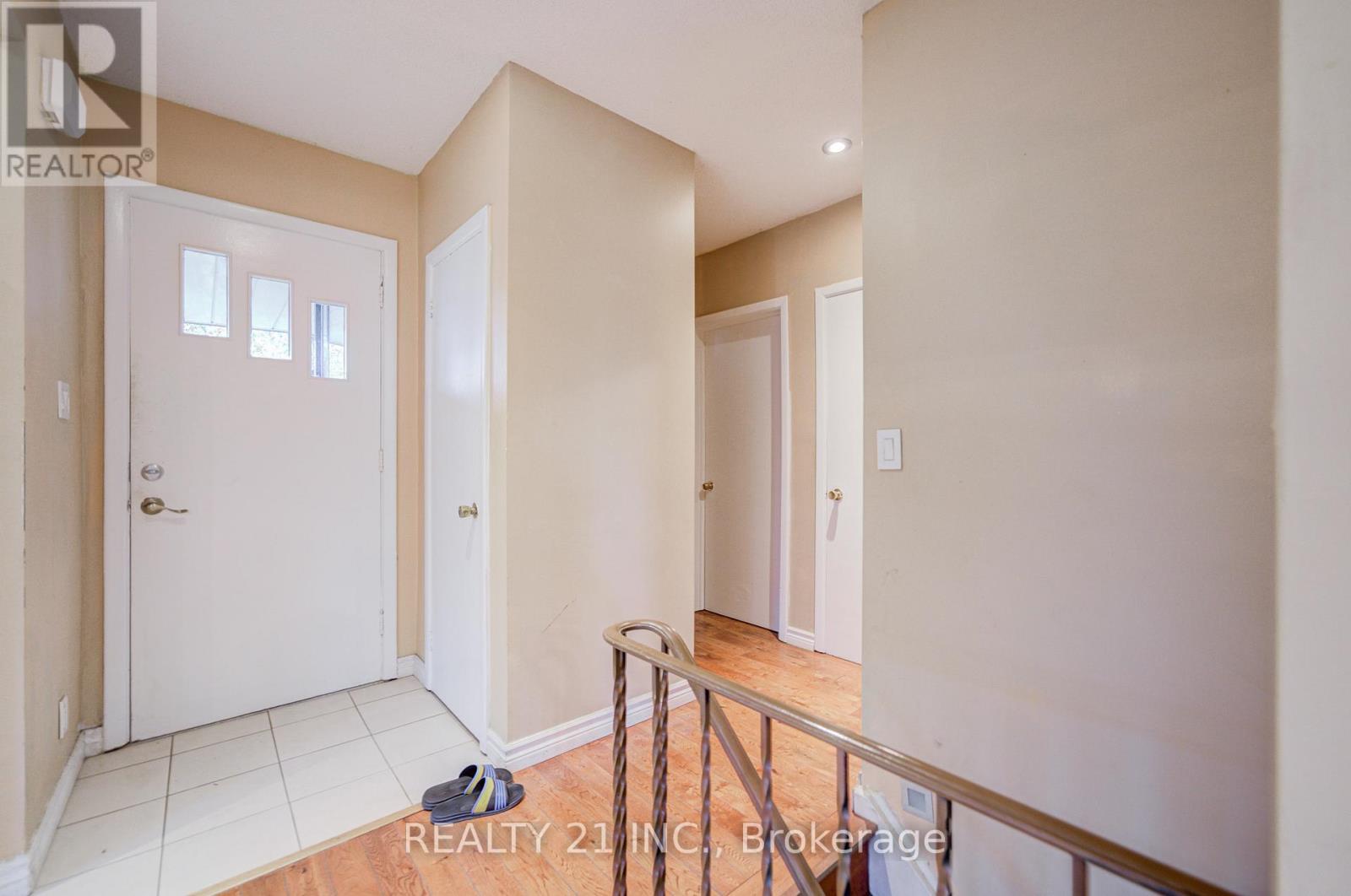 44 SUNDANCE CRESCENT - 18