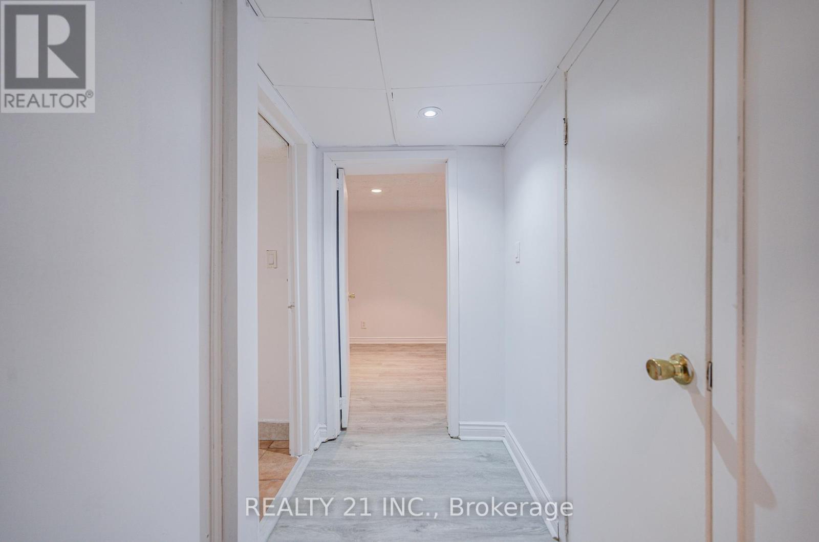 44 SUNDANCE CRESCENT - 39