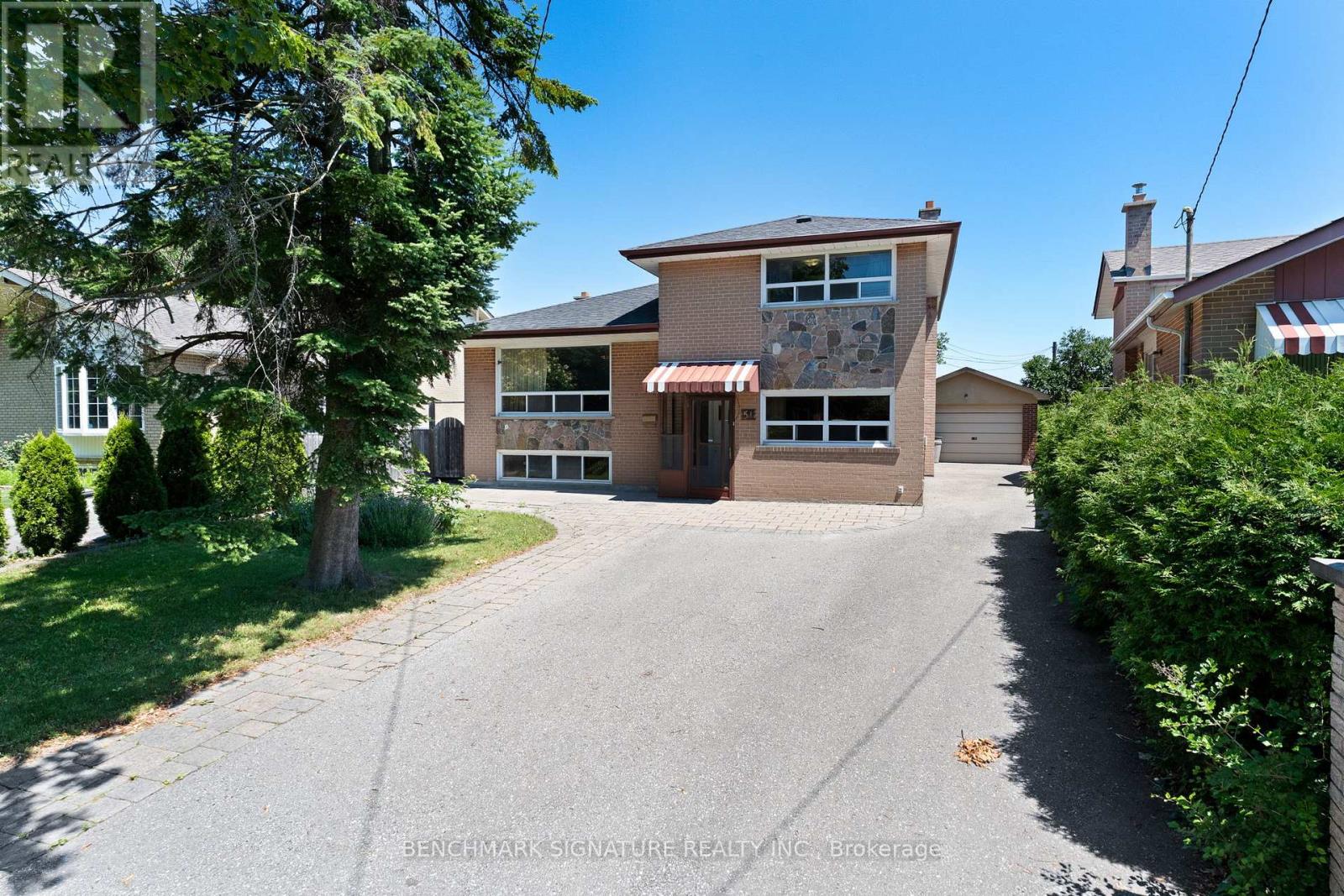 51 BAYBROOK CRESCENT - 1