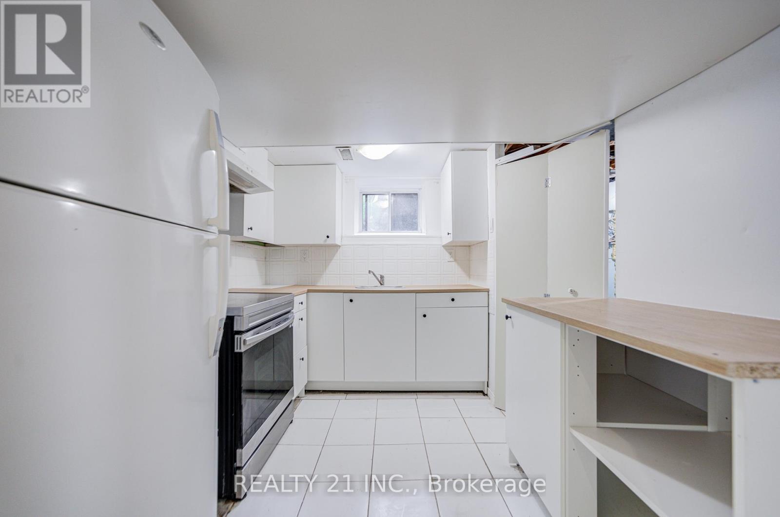 44 SUNDANCE CRESCENT - 35